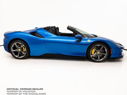 Used 2023 Ferrari SF90 Spider AWD/4WD image 3