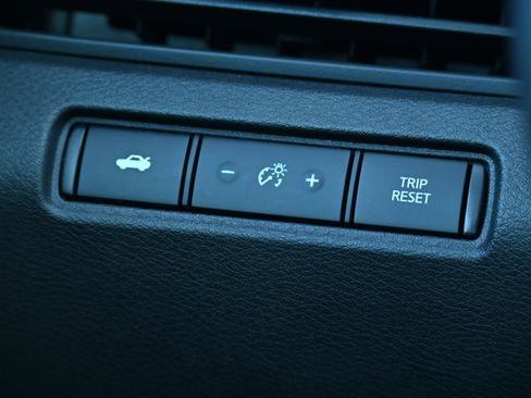 Used 2025 Nissan Altima 2.5 SR w/ SR Premium Package image 24