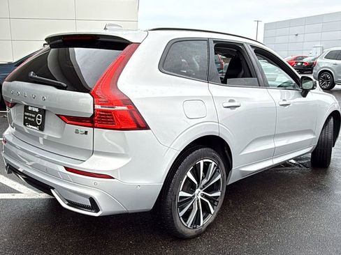 Certified 2025 Volvo XC60 B5 Plus image 3