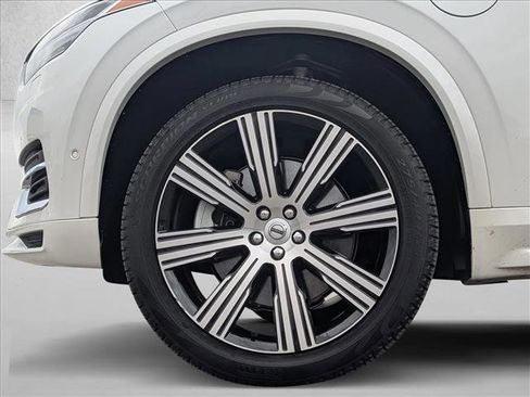 Used 2024 Volvo XC90 T8 Plus image 24