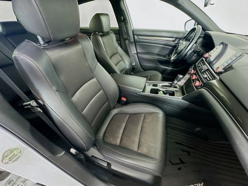 Used 2020 Honda Accord Sport image 29
