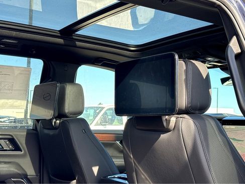 New 2026 GMC Yukon Denali w/ Denali Reserve Package image 8
