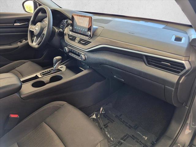 Used 2025 Nissan Altima 2.5 SV FWD image 27