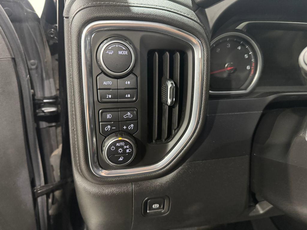 Used 2022 Chevrolet Silverado 1500 High Country w/ Safety Package II AWD/4WD image 34
