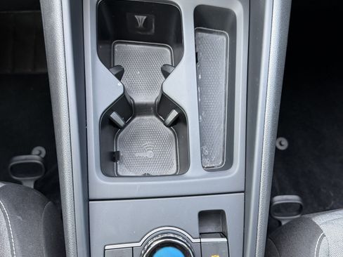Certified 2025 Volkswagen Tiguan S FWD image 17