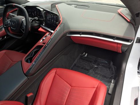 Used 2021 Chevrolet Corvette Stingray Premium Cpe w/ Z51 Performance Package RWD image 18