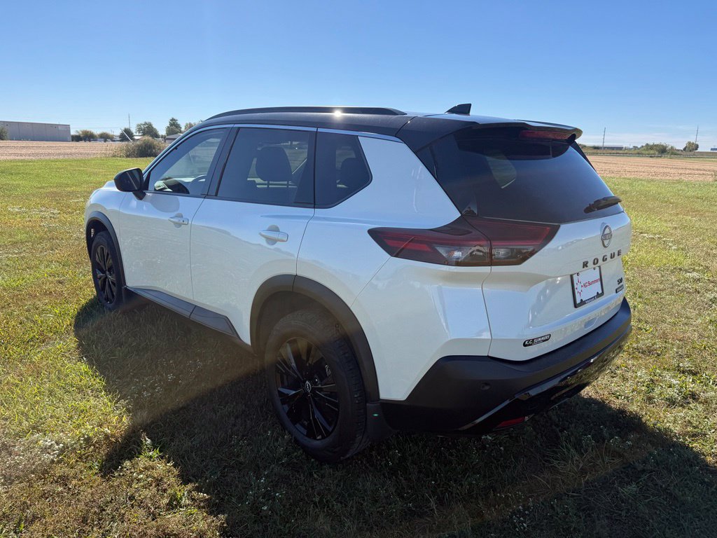 Certified 2023 Nissan Rogue SV w/ SV Premium B Package FWD image 7