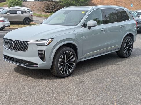 Used 2026 Volvo XC90 T8 Plus w/ Protection Package AWD/4WD image 2