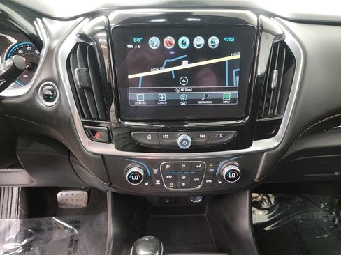 Used 2019 Chevrolet Traverse LT w/ LT Premium Package AWD/4WD image 18