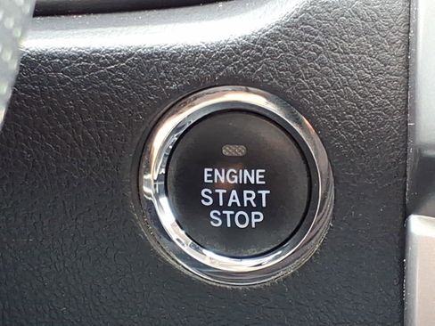 Used 2018 Toyota 4Runner Limited image 13