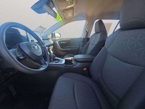 Used 2025 Toyota RAV4 XLE AWD/4WD image 10