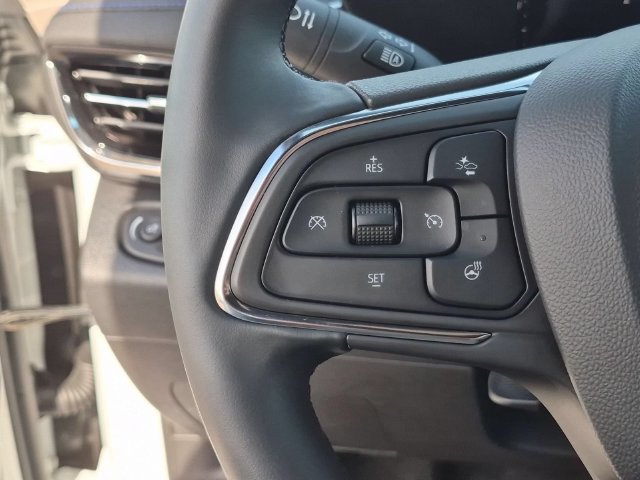 Used 2025 Buick Envista Sport Touring w/ Convenience I Package FWD image 19