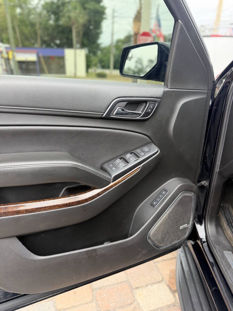 Used 2018 Chevrolet Suburban LT RWD image 13