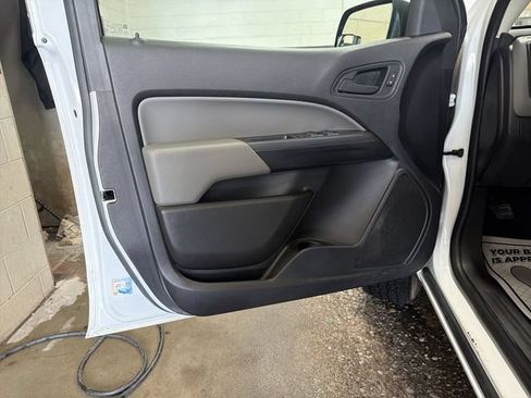 Used 2021 Chevrolet Colorado W/T w/ WT Convenience Package AWD/4WD image 13