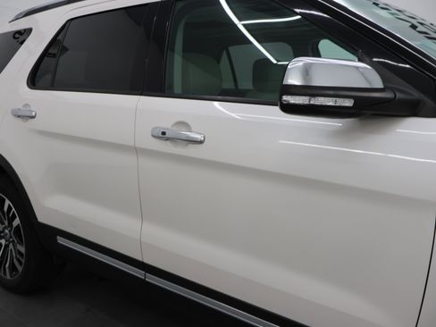 Used 2016 Ford Explorer Platinum AWD/4WD image 24