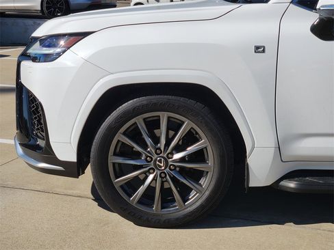 Used 2024 Lexus LX 600 F Sport image 8