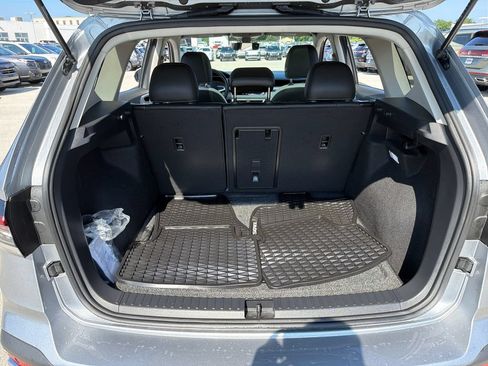 Certified 2025 Volkswagen Taos SE AWD/4WD image 28