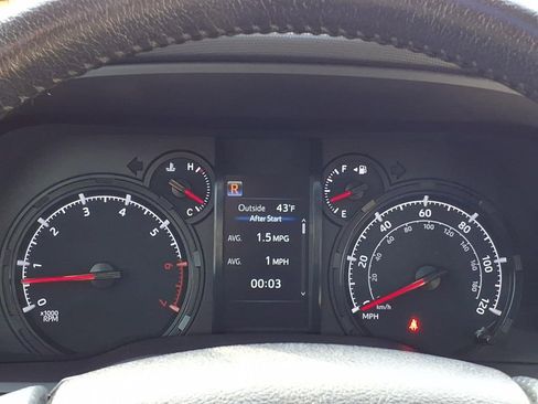 Used 2022 Toyota 4Runner SR5 Premium w/ Moonroof Package image 25