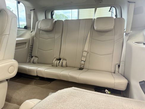 Used 2016 Cadillac Escalade Premium image 18