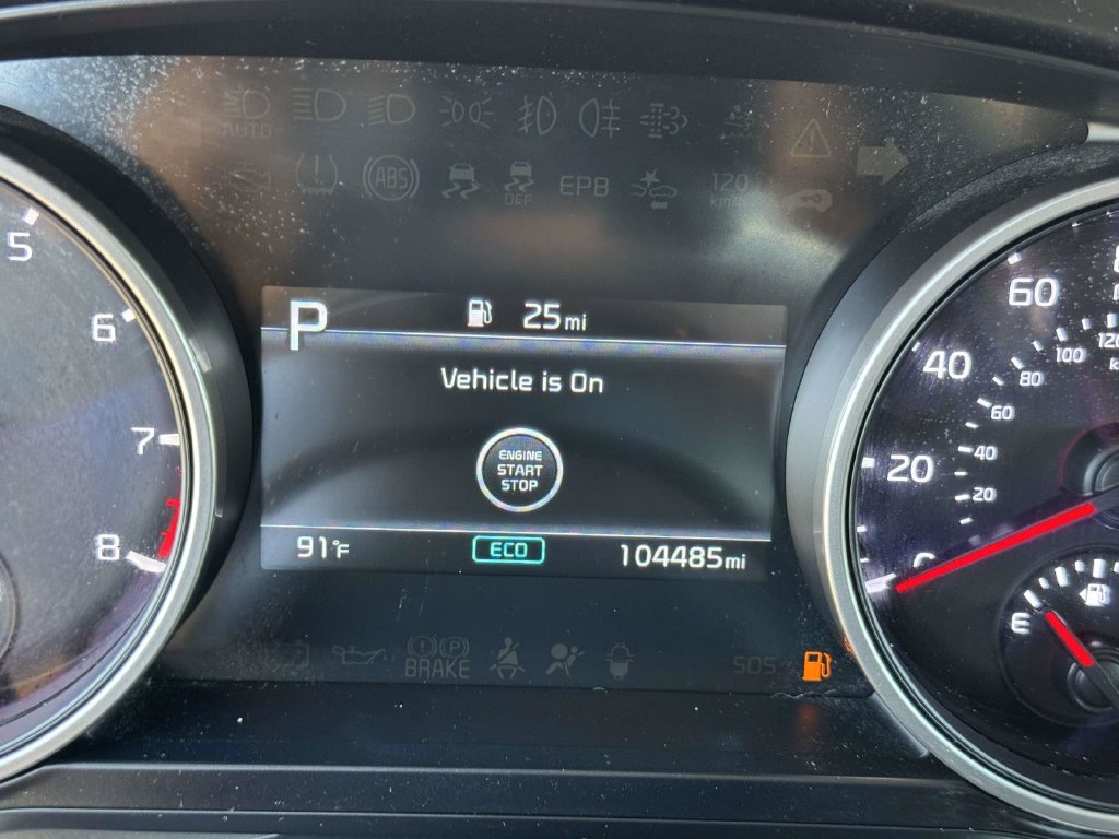Used 2022 Kia Carnival LX FWD image 13