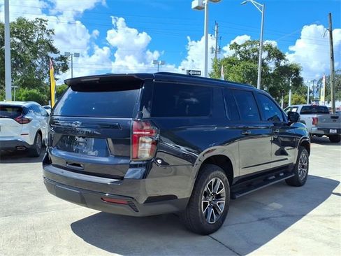 Used 2023 Chevrolet Suburban Z71 w/ Luxury Package image 7