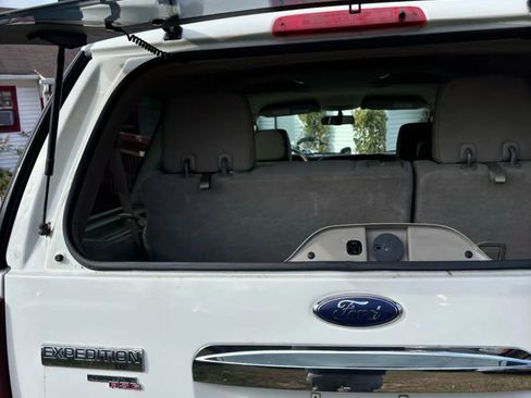 Used 2008 Ford Expedition XLT image 24