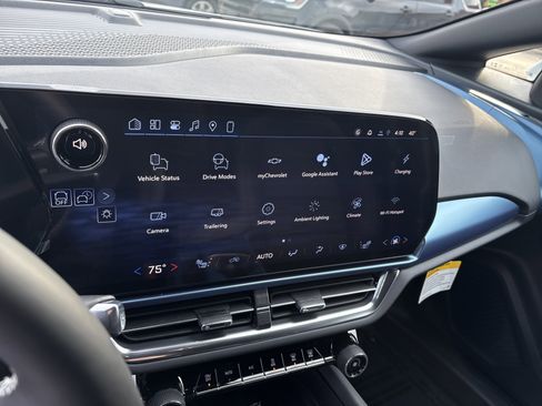 New 2026 Chevrolet Equinox EV LT FWD image 22