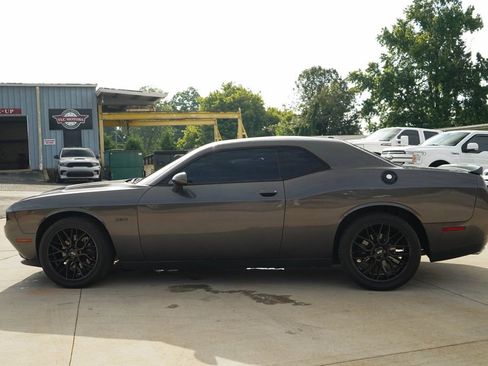 Used 2016 Dodge Challenger R/T w/ Blacktop Package RWD image 22