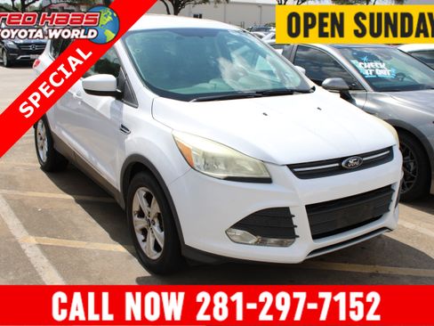 Used 2015 Ford Escape SE FWD image 1