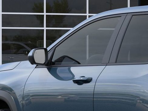 New 2026 Chevrolet Equinox LT w/ Safety and Technology Package FWD image 12