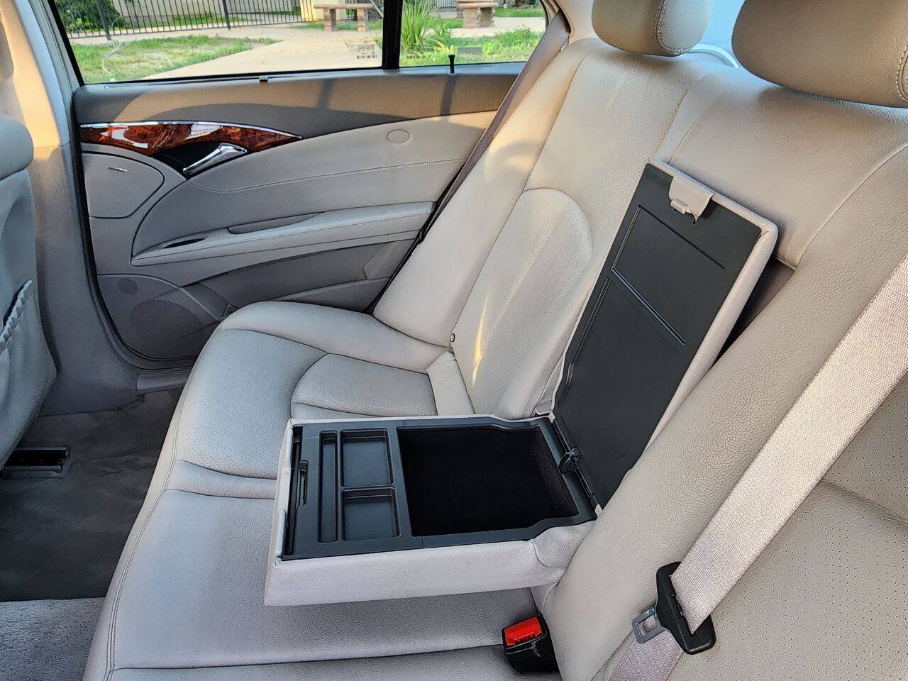 Used 2005 Mercedes-Benz E 320 Sedan image 26