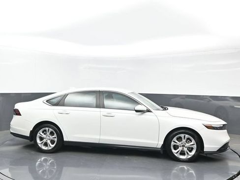 Used 2023 Honda Accord LX image 7