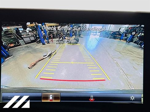 Used 2017 Mercedes-Benz GLC 300 4MATIC image 16