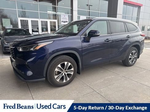 Used 2022 Toyota Highlander XLE image 13
