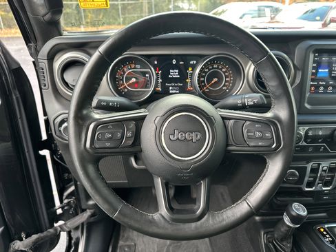 Used 2021 Jeep Wrangler Unlimited Sport image 27