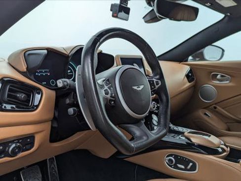 Used 2020 Aston Martin V8 Vantage Coupe image 22