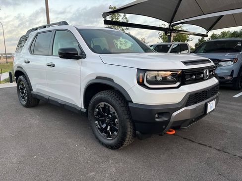 Used 2026 Honda Passport TrailSport Elite image 3