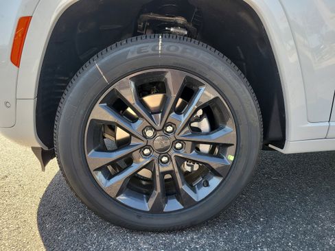 New 2026 Jeep Grand Cherokee L Limited AWD/4WD image 10