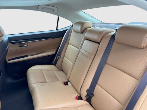 Used 2018 Lexus ES 350 w/ Premier Package FWD image 38