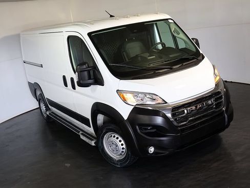 Used 2025 RAM ProMaster 2500 w/ U-Haul Equipment Group FWD image 7