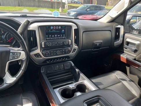 Used 2018 GMC Sierra 1500 SLT AWD/4WD image 18