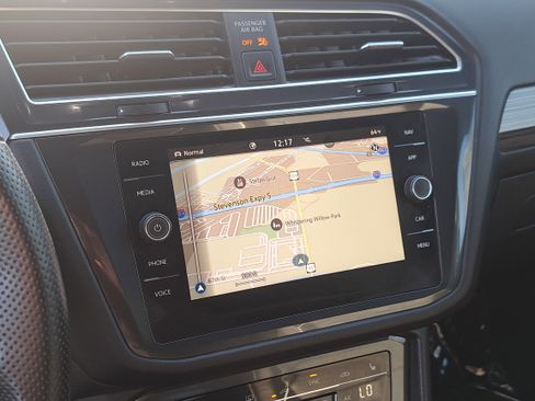 Used 2022 Volkswagen Tiguan SEL R-Line image 27