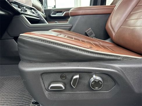 Used 2025 GMC Sierra 2500 Denali Ultimate image 12