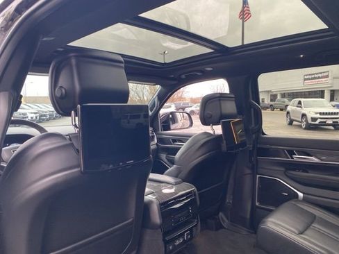 Used 2022 Jeep Wagoneer Series II w/ Premium Group I image 27