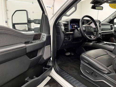 Used 2023 Ford F250 Lariat w/ Lariat Ultimate Package AWD/4WD image 17