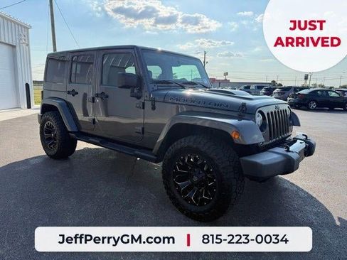 Used 2017 Jeep Wrangler Unlimited Sahara AWD/4WD image 4