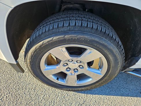 Used 2020 Chevrolet Suburban Premier image 10