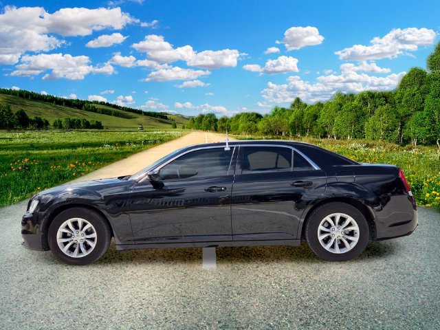 Used 2015 Chrysler 300 Limited RWD image 3