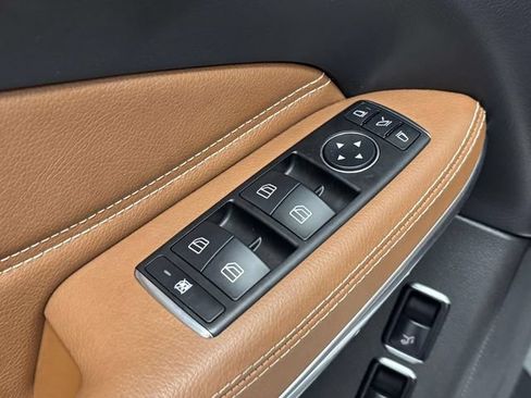 Used 2017 Mercedes-Benz GLS 550 4MATIC image 36