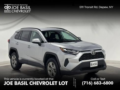 Used 2025 Toyota RAV4 XLE AWD/4WD image 1